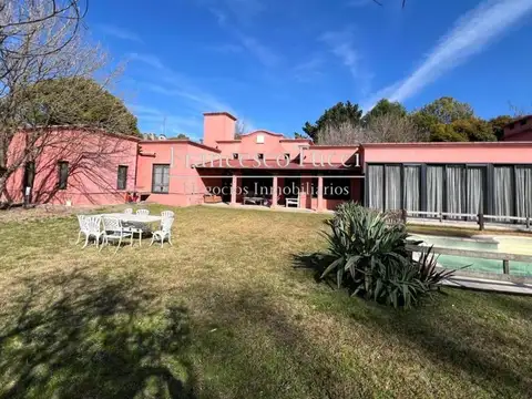 Casa en venta/alquiler 6 ambientes Haras El Argentino