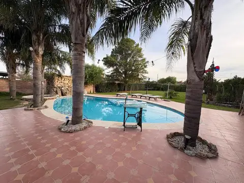 Casa 5 ambientes con 2 baños