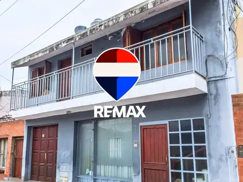 CASA VENTA 4 DORMITORIOS MACROCENTRO CON PILETA
