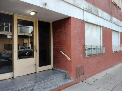 VENTA -  DEPARTAMENTO DE 2 AMBIENTES EN PLANTA BAJA - RAMOS MEJIA