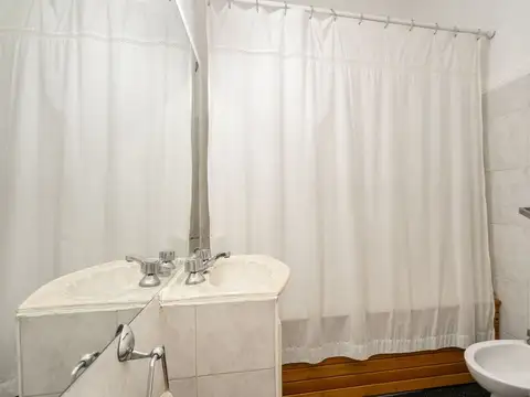 Depto Tipo Casa 4 ambientes con 2 baños