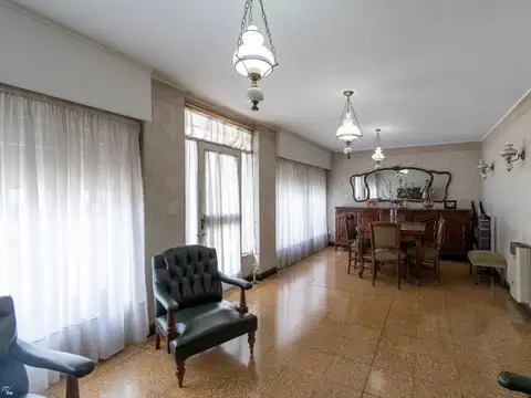 Depto Tipo Casa en Venta de 9 ambientes