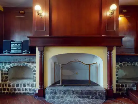 Casa 7 ambientes con 2 baños