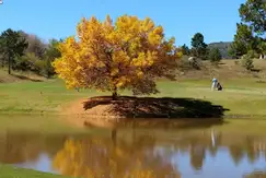 Áreas comunes piscina, gimnasio, club-house en el Country Club, Carlos Paz Golf