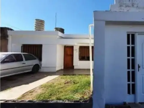 Casa  2 Dormitorios San Martin Norte
