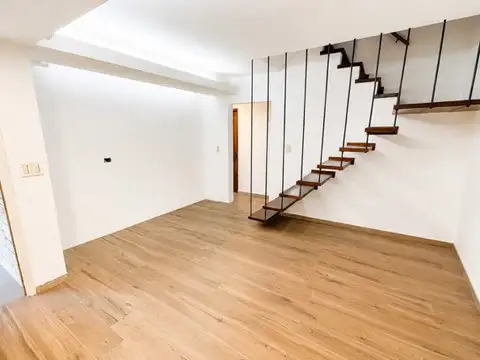 Casa 7 ambientes con 4 baños