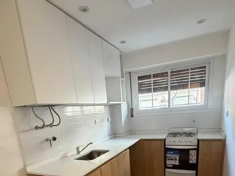 Venta de Departamento de 3 amb. reciclado a nuevo en Caballito. APTO CREDITO