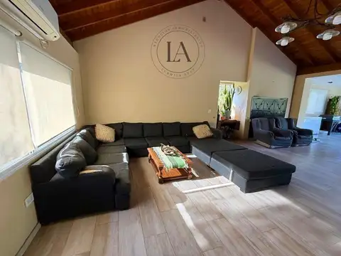 Casa en Venta en Campos De Álvarez, USD 310.000
