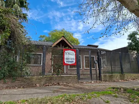 AMPLIA CASA EN LOTE PROPIO EN ITUZAINGO