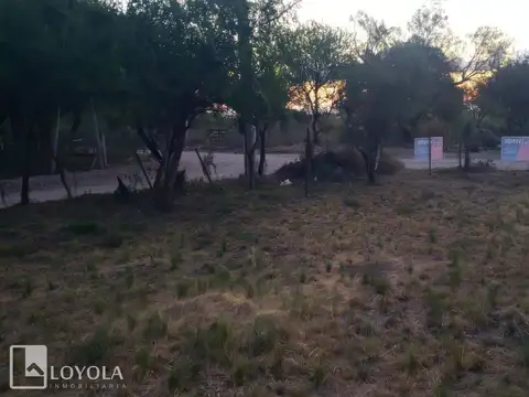 Lote de 1600 m2 en esquina, ubicado en Barrio El Pantanillo