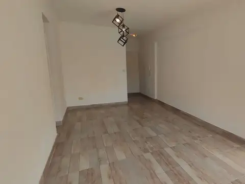Departamento en Alquiler en Lanus Este, $ 600.000
