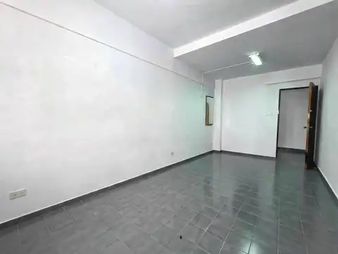 Venta Oficina APTO PROFESIONAL, zona Centro