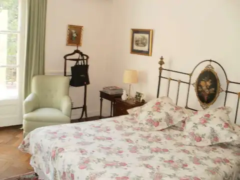 Casa 12 ambientes con 5 baños