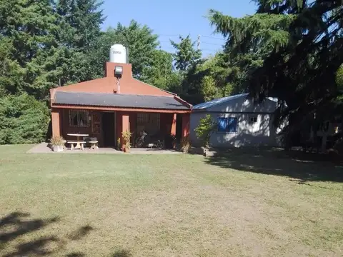 Casa quinta sobre 6 LOTES en Marcos Paz.