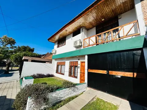 Depto Tipo Casa en Venta de 5 ambientes