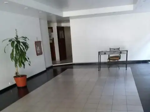 Urquiza 400. Entre Av. belgrano y República bolivariana de venen