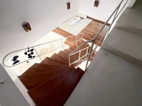 Casa 7 ambientes Barrio River 3 cocheras impecable