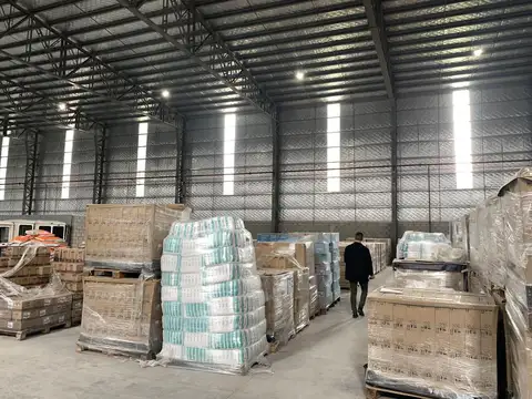 Excelente establecimiento Logístico de 4700 m2 cub en Garín