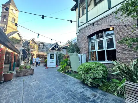 LOCAL 38 en PASEO FLORIDO - HURLINGHAM