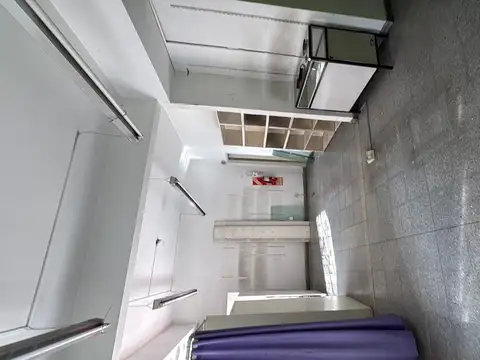 ALQUILER. LOCAL, Belgrano. 43m2. 2 Baños. Doble frente. Excelente ubicación. Próximo Av. Monroe.