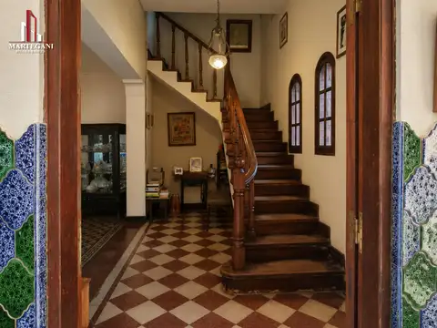 Casa 5 ambientes con 4 baños