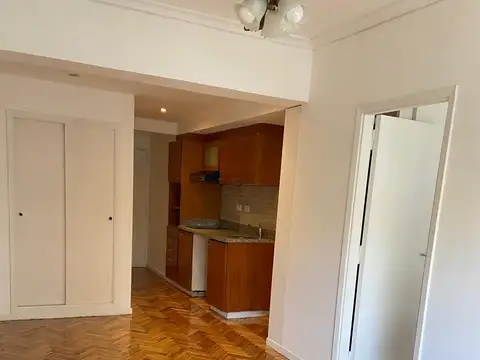 2 Ambientes Reciclado a Nuevo · Piso 8 · Muy Luminoso · Güemes y Coronel Díaz. Apto Prof