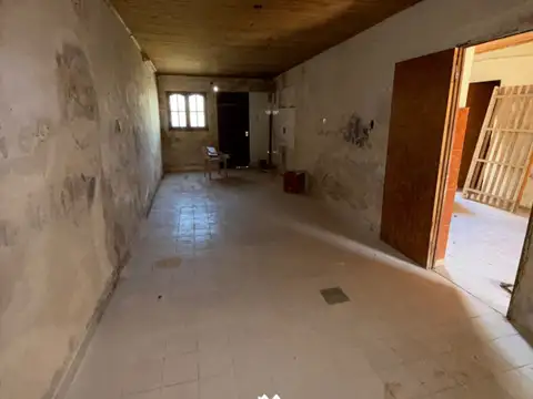 Casa 4 ambientes con 1 baño