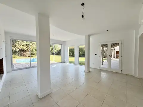 Casa en Alquiler en Pilar, USD 1.900
