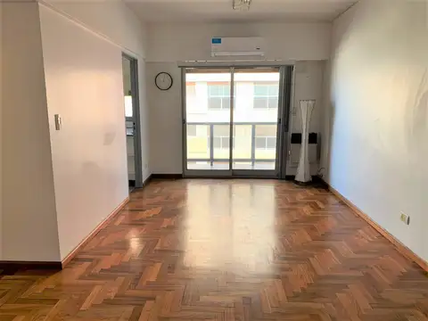 * EXCELENTE DEPARTAMENTO 3 AMBIENTES AL FRENTE CON BALCON * MUY LUMINOSO * CENTRO DE RAMOS MEJIA *