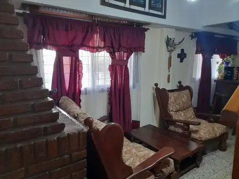 Casa chalet desarrollada en dos Plantas