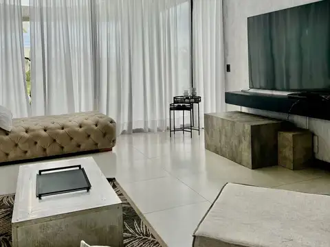 Casa en Alquiler de 5 dormitorios