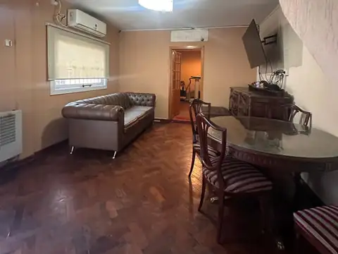 Depto Tipo Casa 5 ambientes con 1 baño