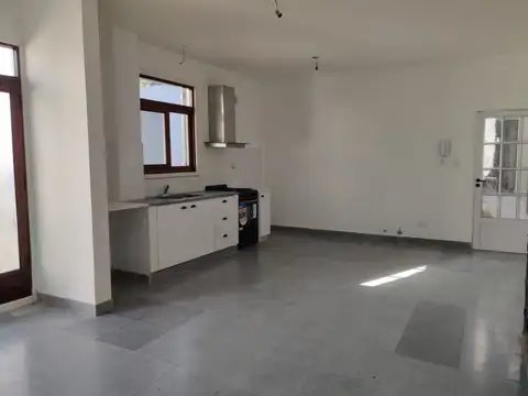 Depto Tipo Casa en Alquiler de 2 ambientes