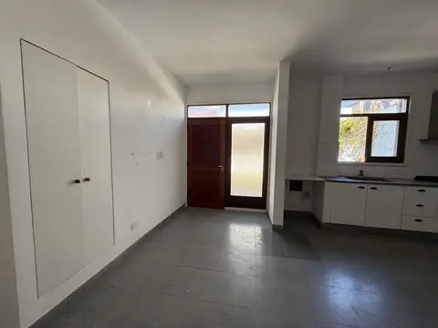 Depto Tipo Casa en Alquiler de 2 ambientes