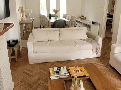 Casa en Alquiler con 1 cochera