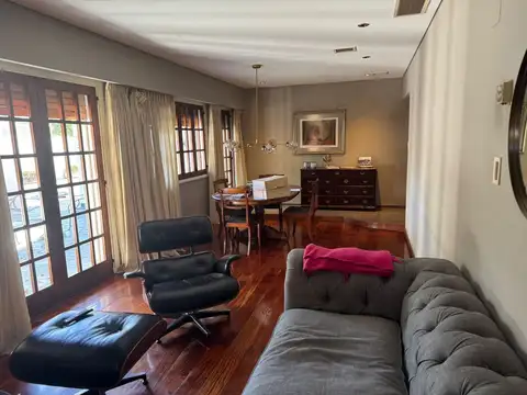 Casa 5 ambientes con 3 baños