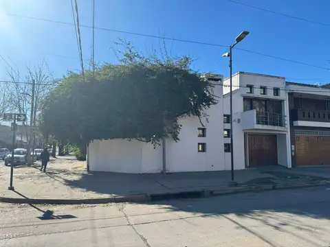 Casa en Alquiler en La Plata [Cod: 2852-86]