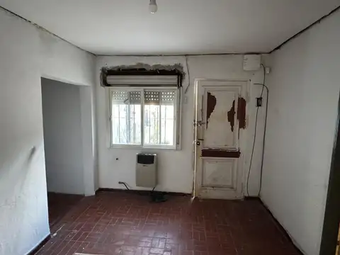 Casa 3 ambientes con 1 baño