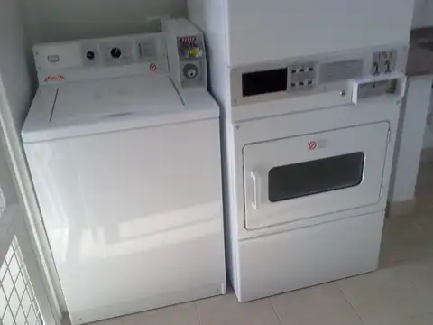 Oficina 4 ambientes con 2 baños
