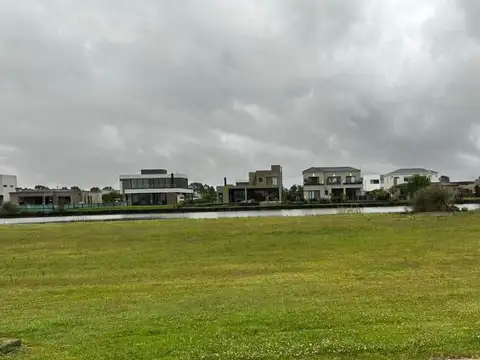 Terreno en Venta 20  mts Frente