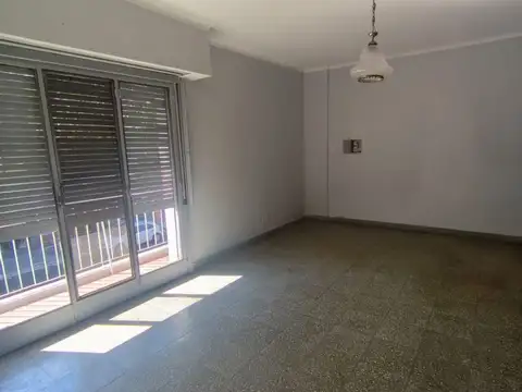 Oficina 2 ambientes con 1 baño