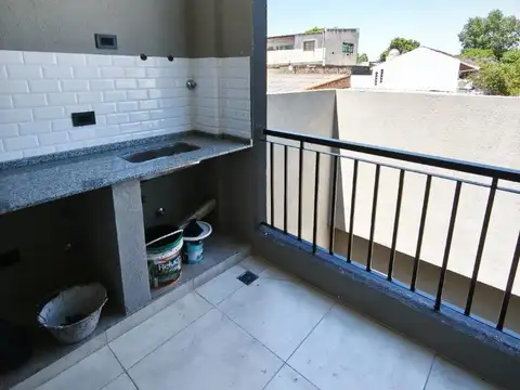 Se ALQUILA PH 2 ambientes con doble balcón