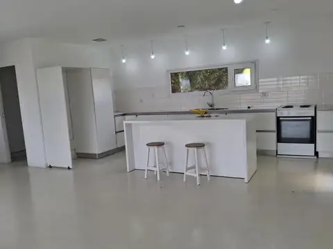 VENTA CASA de dos Dorm. en Villa Tenis Club Mari Menuco - NQ
