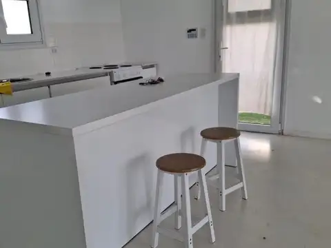 Casa en Venta en Mari Menuco, USD 155.000