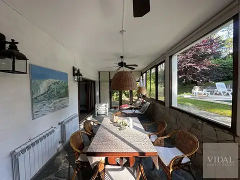 Casa en Venta con 2 cocheras