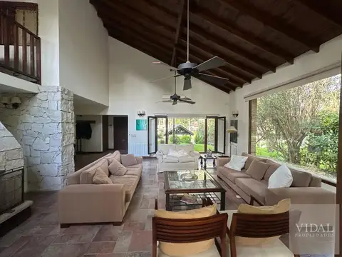 Casa en Venta en Carilo, USD 540.000