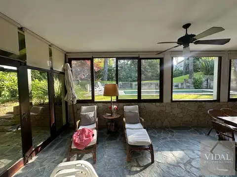 Casa 5 ambientes con 4 baños