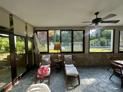 Casa 5 ambientes con 4 baños
