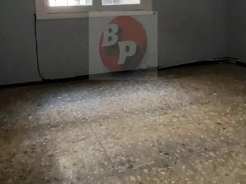 REGIO DEPTO DE 3 AMB. AL FRENTE MUY AMPLIO 1º X ESCALERA