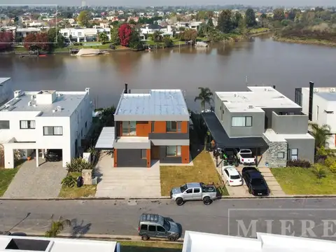 Casa en venta a Estrenar al RIO en en Barrio El Canal, Villanueva.